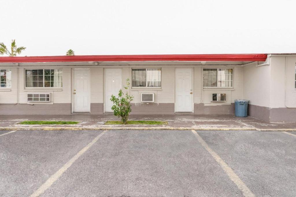 Oyo Gateway Motel Las Vegas North Strip/Fremont St. Area المظهر الخارجي الصورة