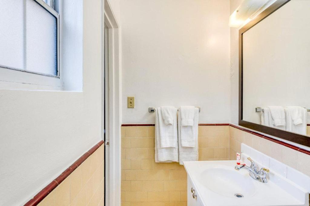 Oyo Gateway Motel Las Vegas North Strip/Fremont St. Area المظهر الخارجي الصورة