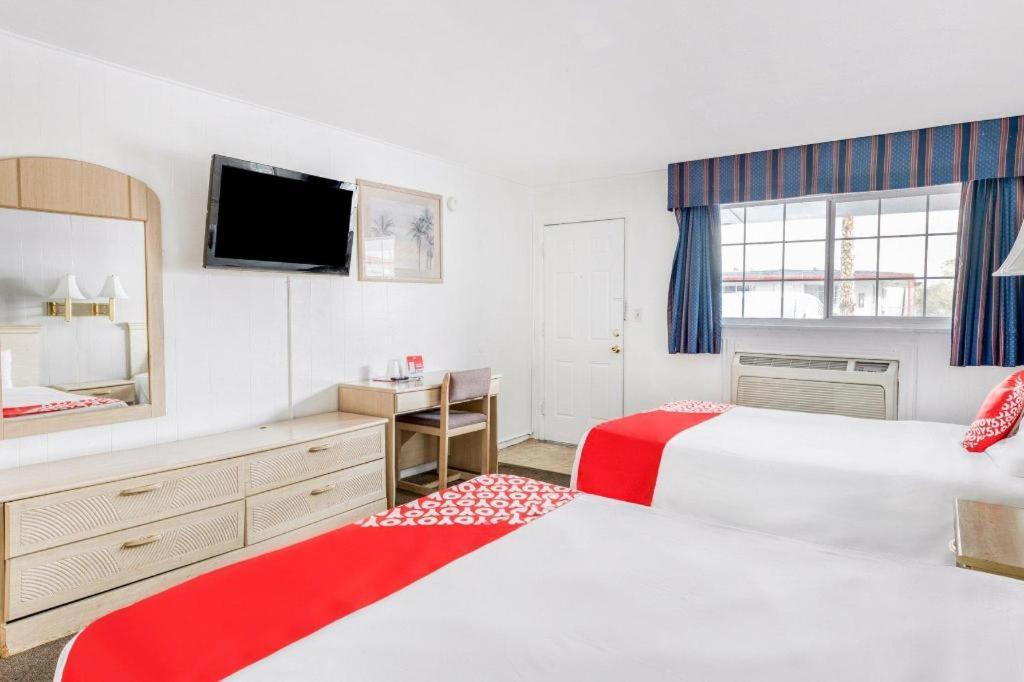 Oyo Gateway Motel Las Vegas North Strip/Fremont St. Area المظهر الخارجي الصورة