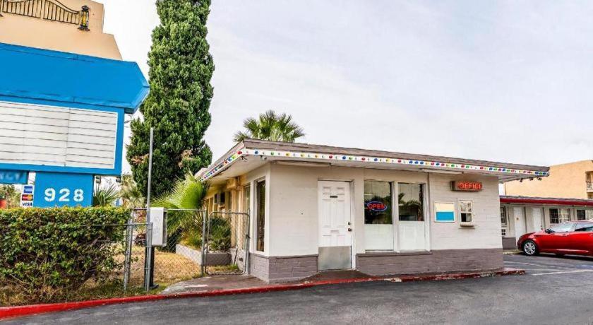 Oyo Gateway Motel Las Vegas North Strip/Fremont St. Area المظهر الخارجي الصورة